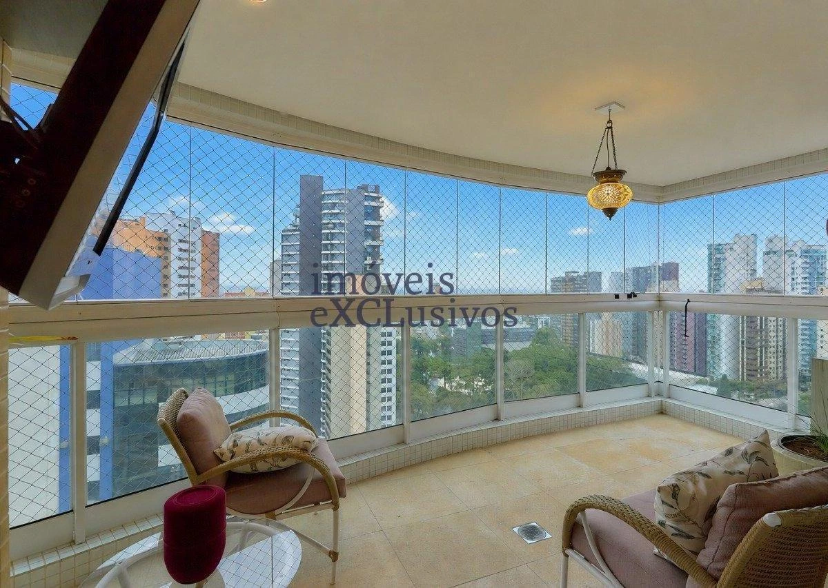 Furnished 240 m² apartment with 3 en-suites — photo 8