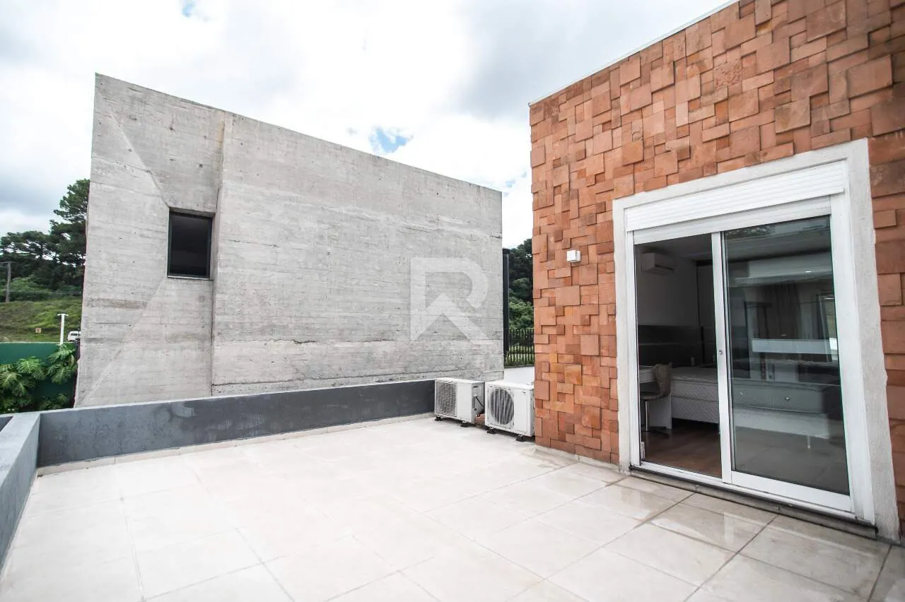 Furnished house with 4 bedrooms and 302 m² and a garden — photo 20