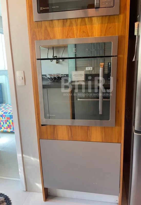 Furnished 190 m² apartment with 4 bedrooms and 4 parking