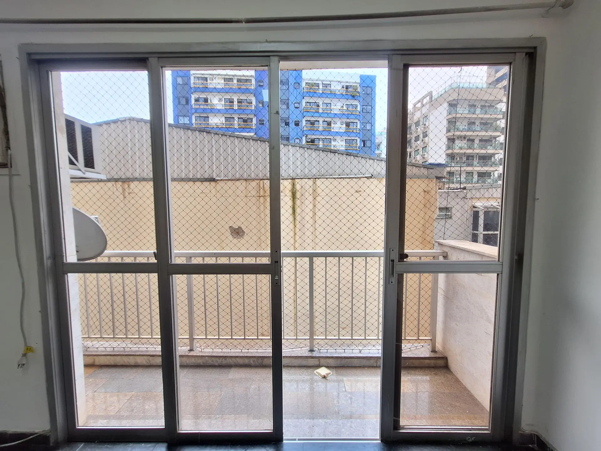 Apartamento de 75 m² com jacuzzi e varanda envidraçada — photo 17
