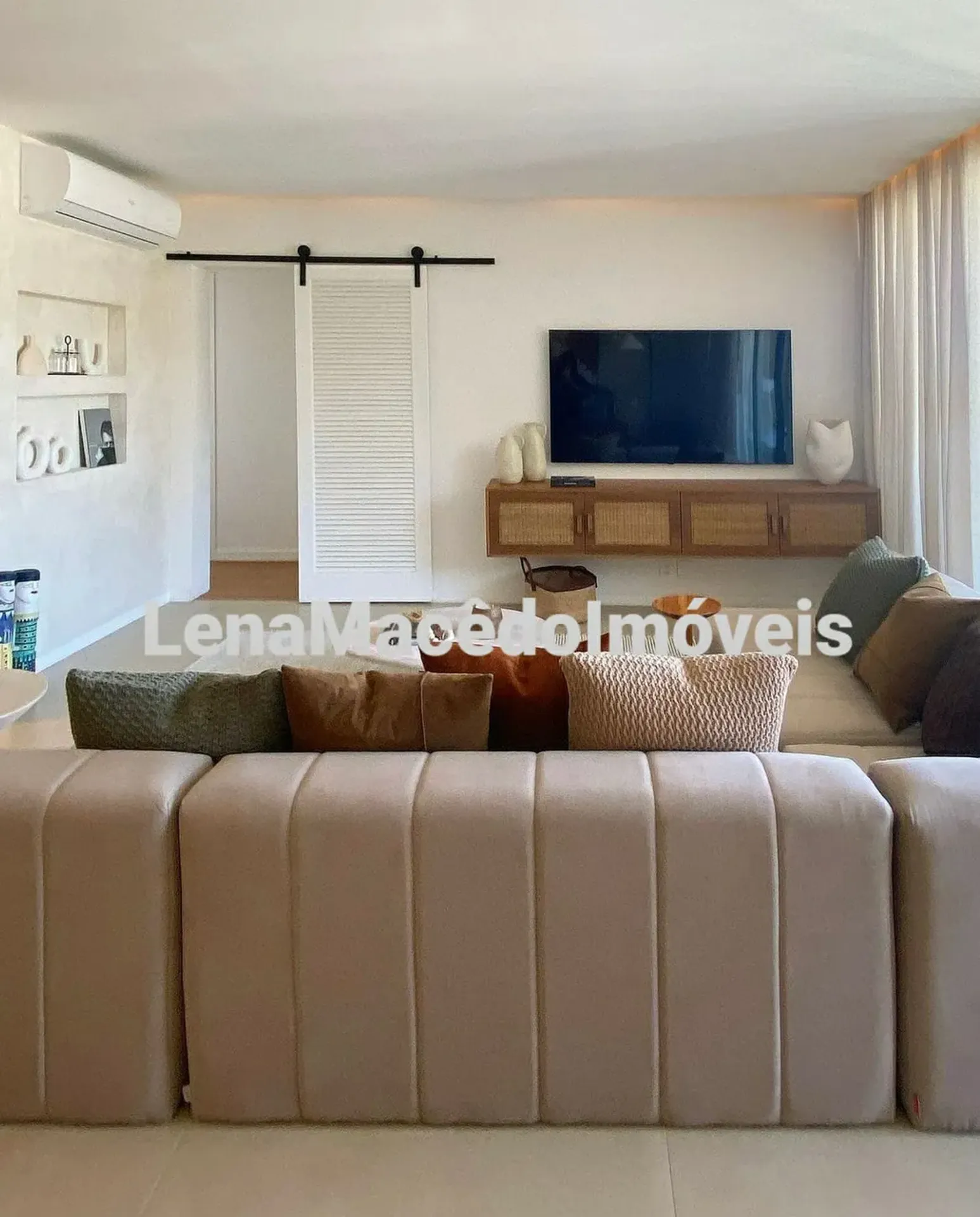 Furnished apartment, 133 m², with floor-to-ceiling windows — photo 8