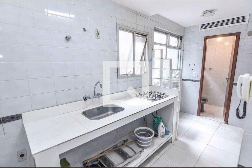 2-bedroom apartment with a mountain view in Rio de Janeiro — photo 19