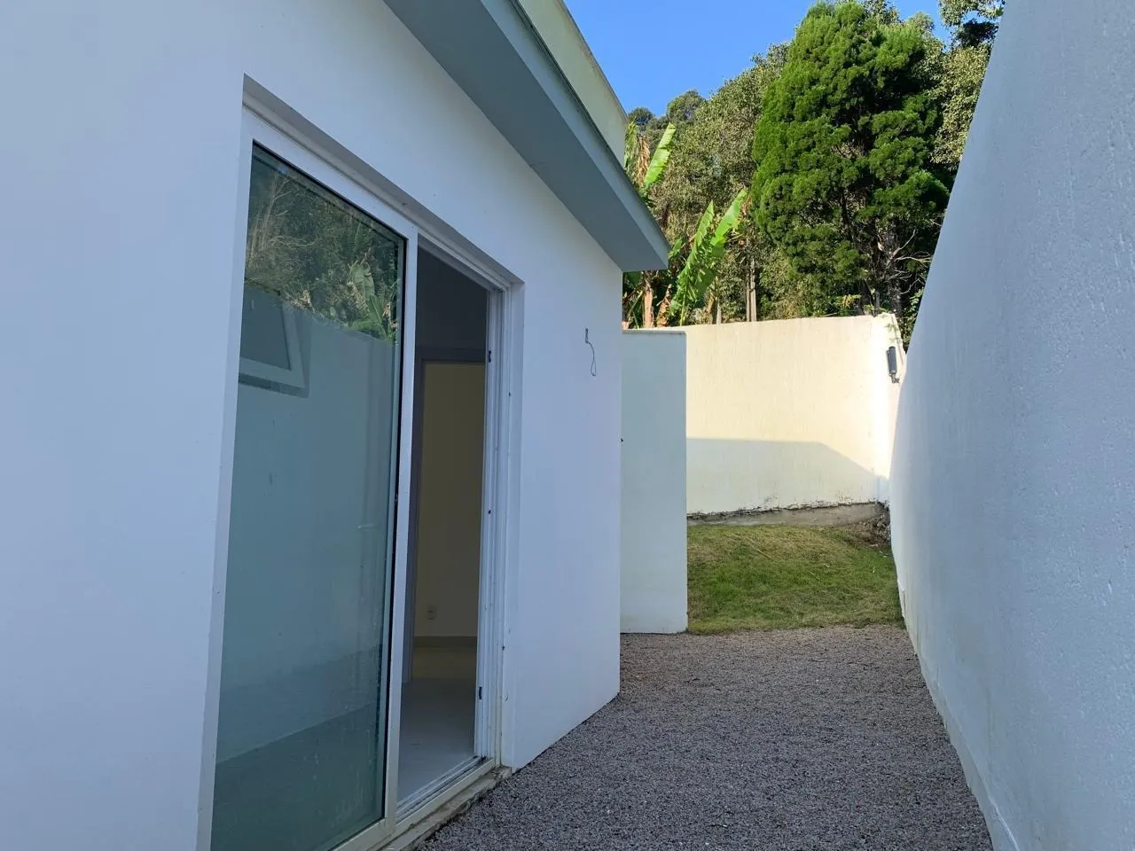 House with 3 bedrooms and an open-plan kitchen — photo 15