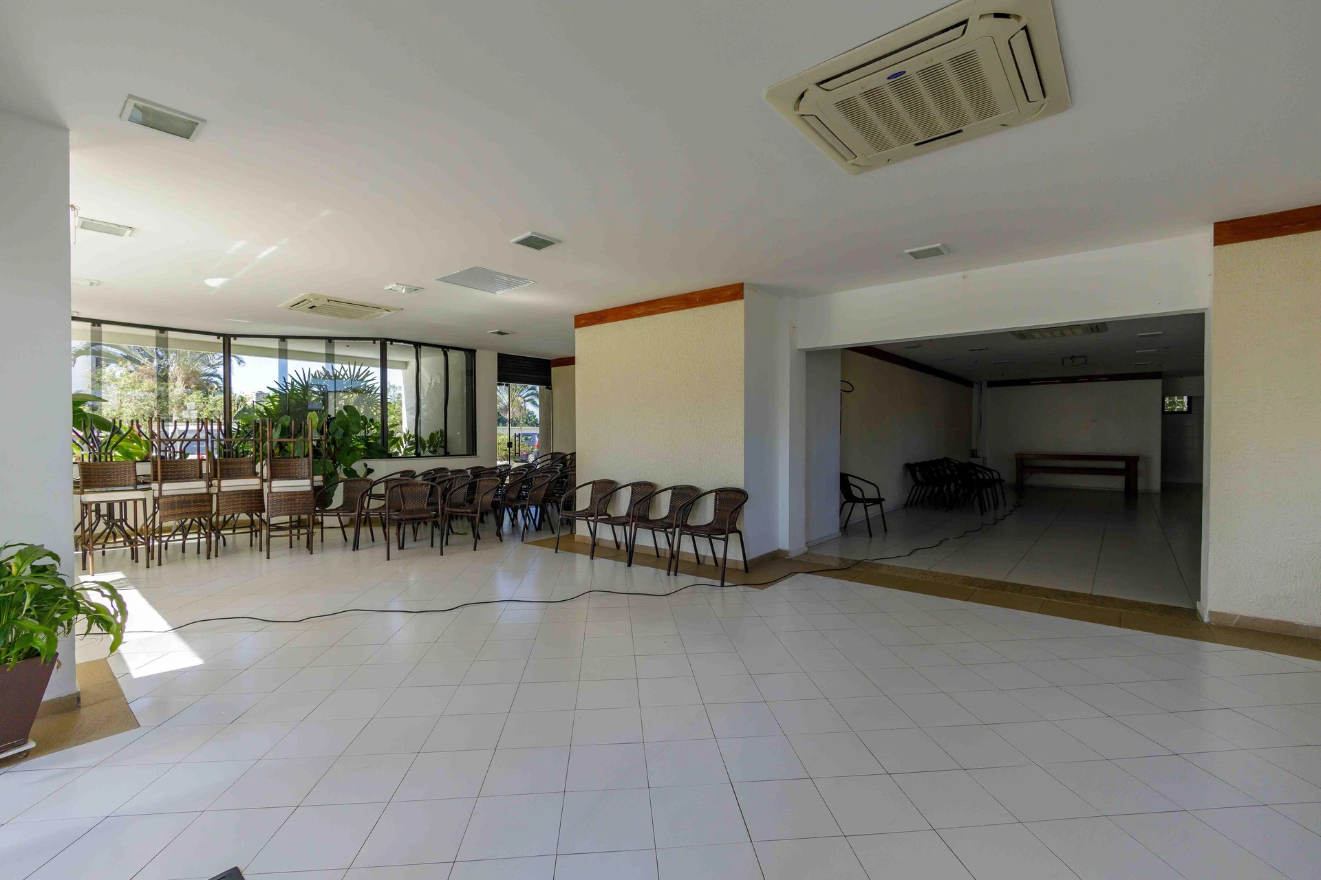 Apartamento mobiliado com 2 quartos em suíte e varanda — photo 37