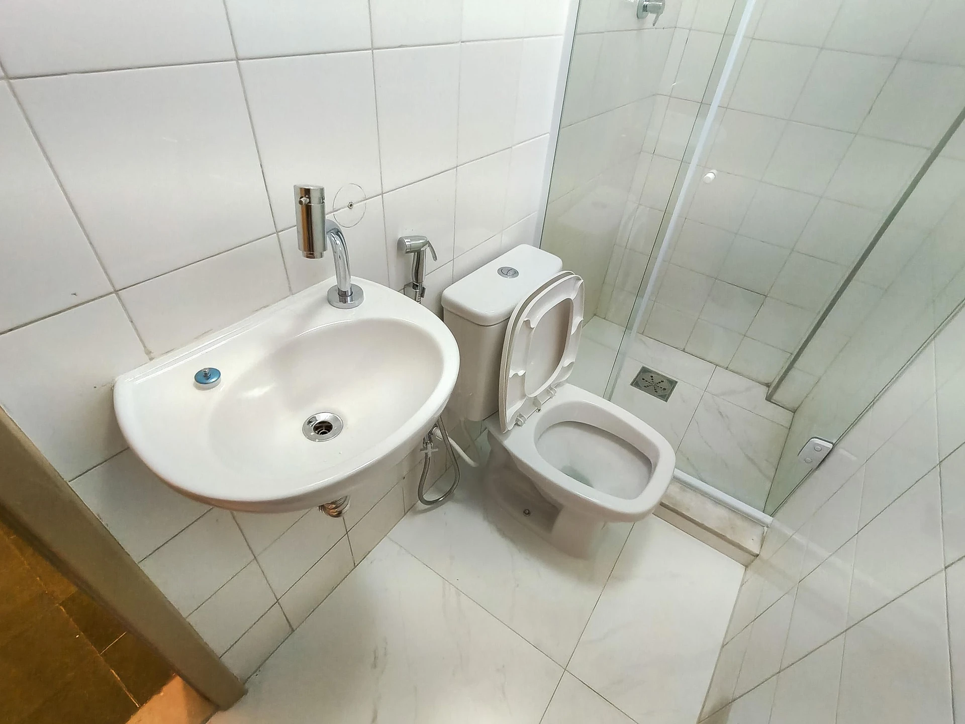 House for rent with 5 bedrooms and 8 bathrooms — photo 45