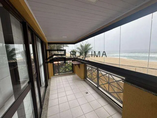 Floor-to-ceiling windows in a 2-bedroom apartment, 80 m² — photo 5