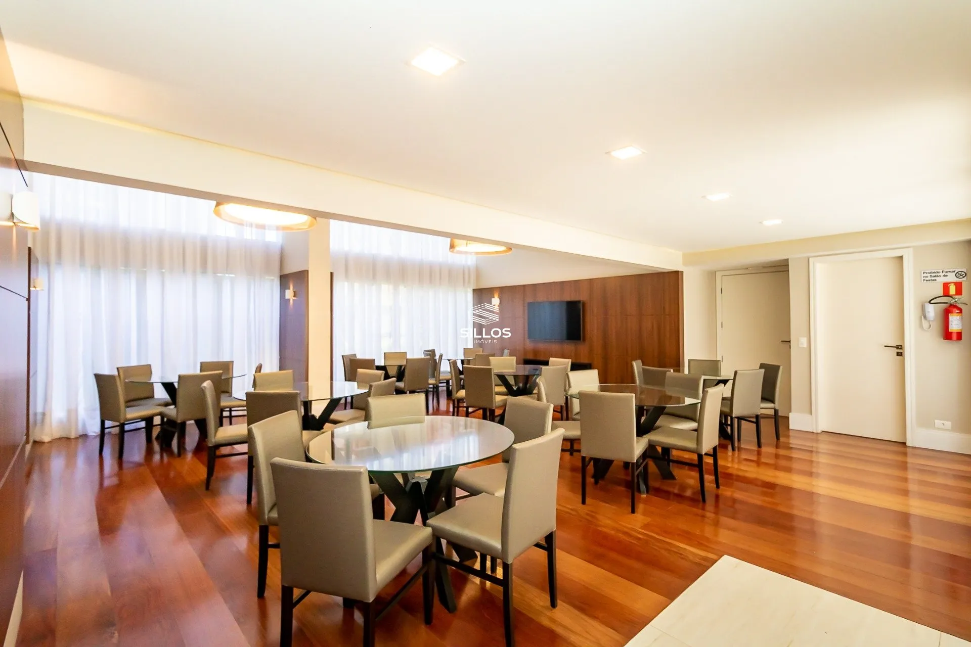 Apartamento de 241 m² con 4 dormitorios y cocina abierta — photo 35