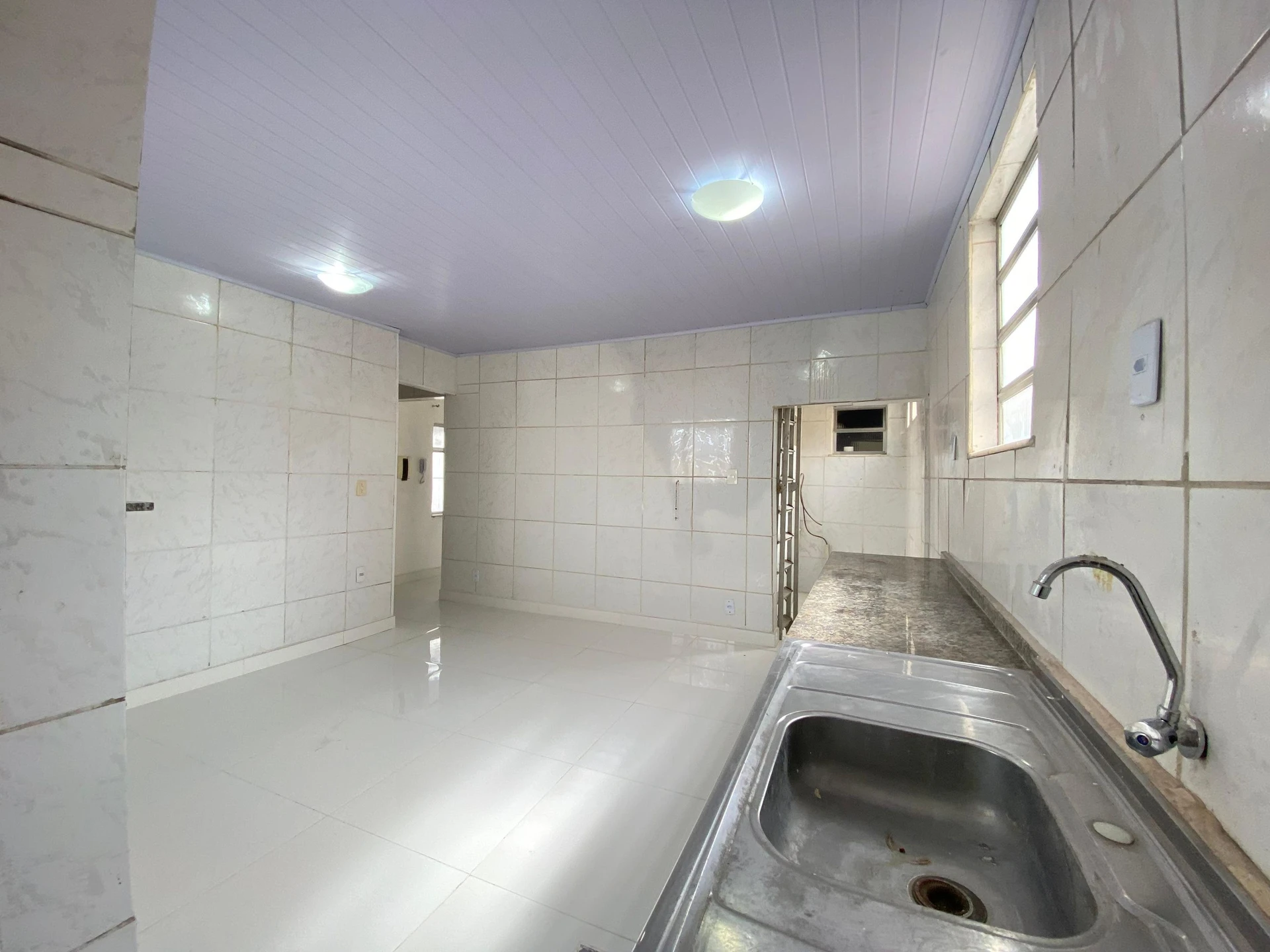 Rental house with 2 bedrooms and no parking — photo 9