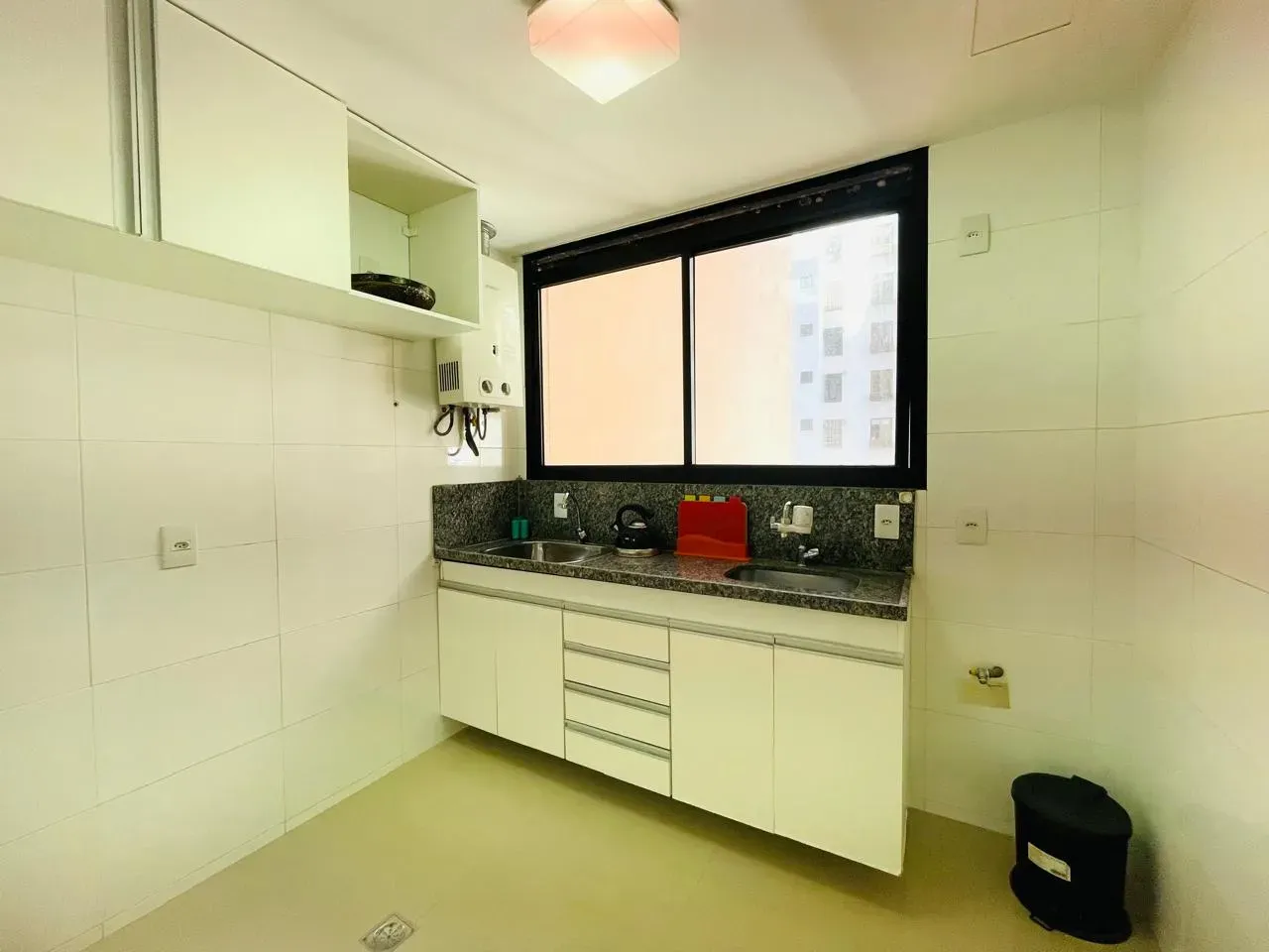 Apartamento com 2 suítes, varanda fechada e jardim privativo — photo 2