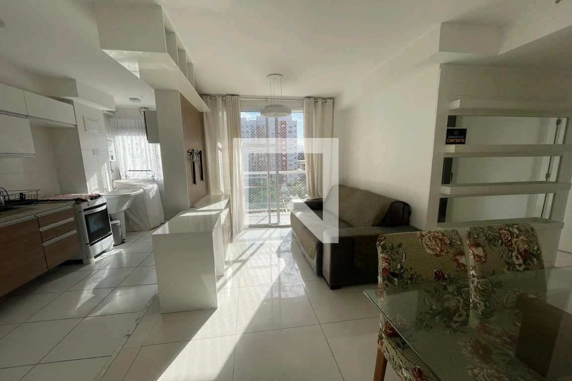 Furnished 2-bedroom apartment with balcony — photo 9