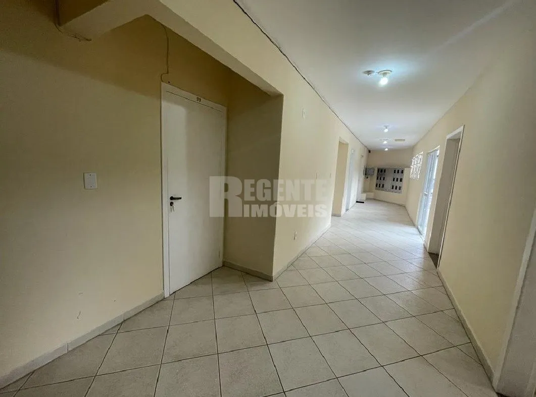 Furnished 30 m² studio with 1 parking space and 1 bath — photo 13