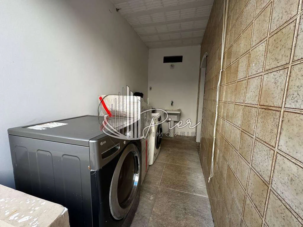 Furnished 4-bedroom house with 2 en-suites and 5 baths — photo 16