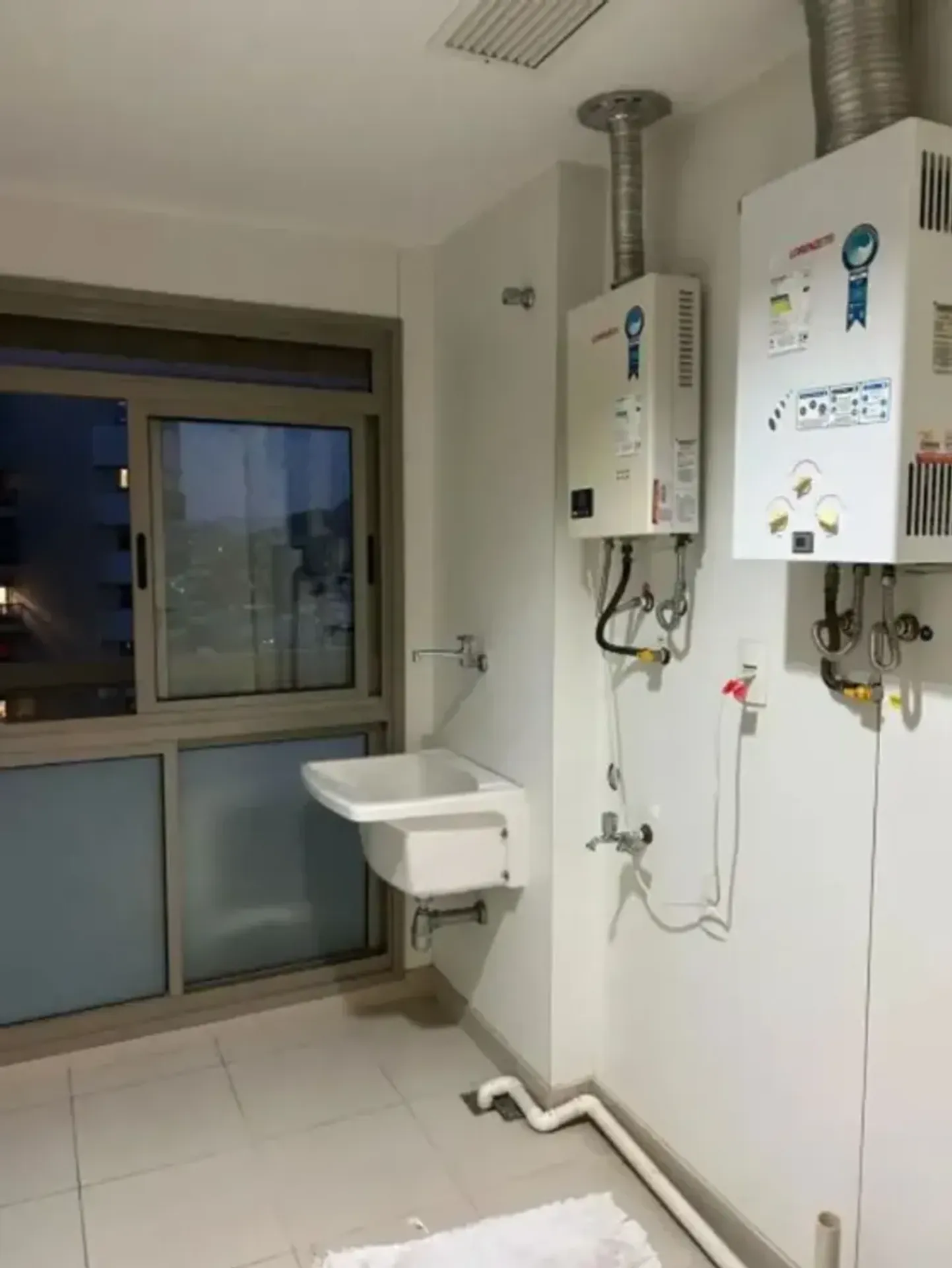 Apartamento com 4 quartos e 5 banheiros, fogão a gás — photo 27