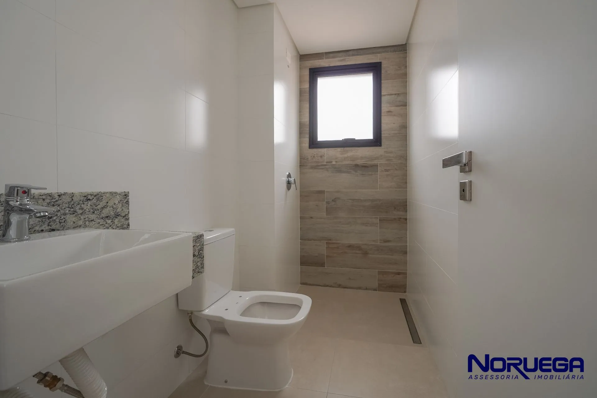 Apartment, 188 m², with a glass-enclosed balcony — photo 6