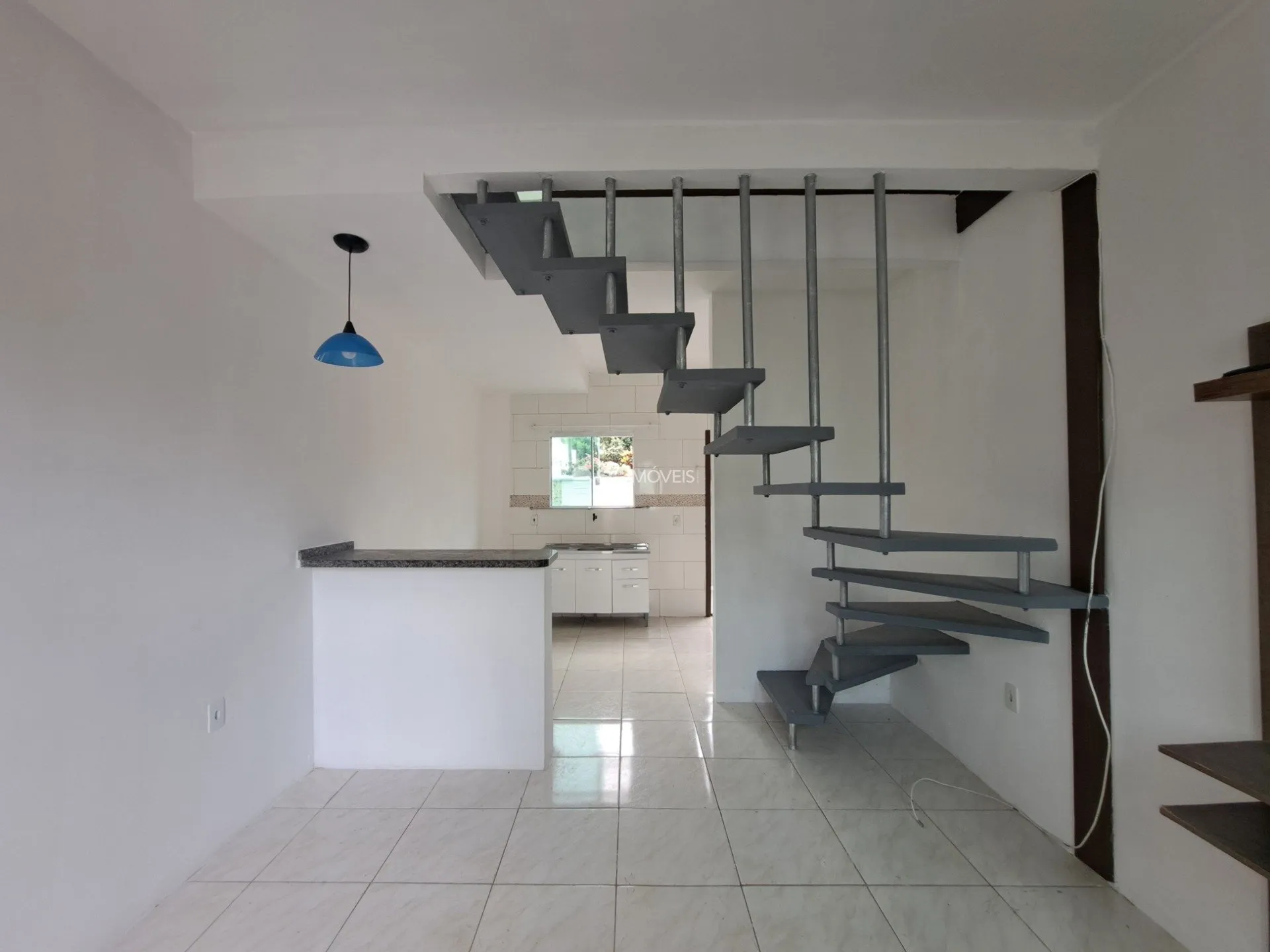 Casa com 2 dormitórios e cozinha integrada, 84 m²