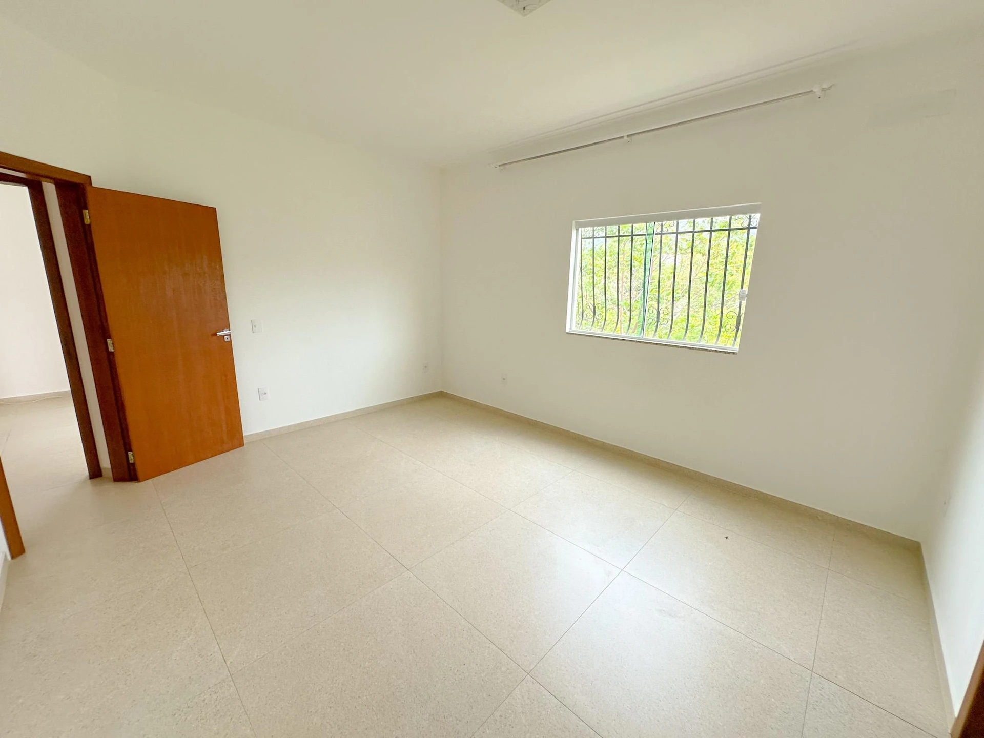 Garden in a 4-bedroom house, 194 m² — photo 18