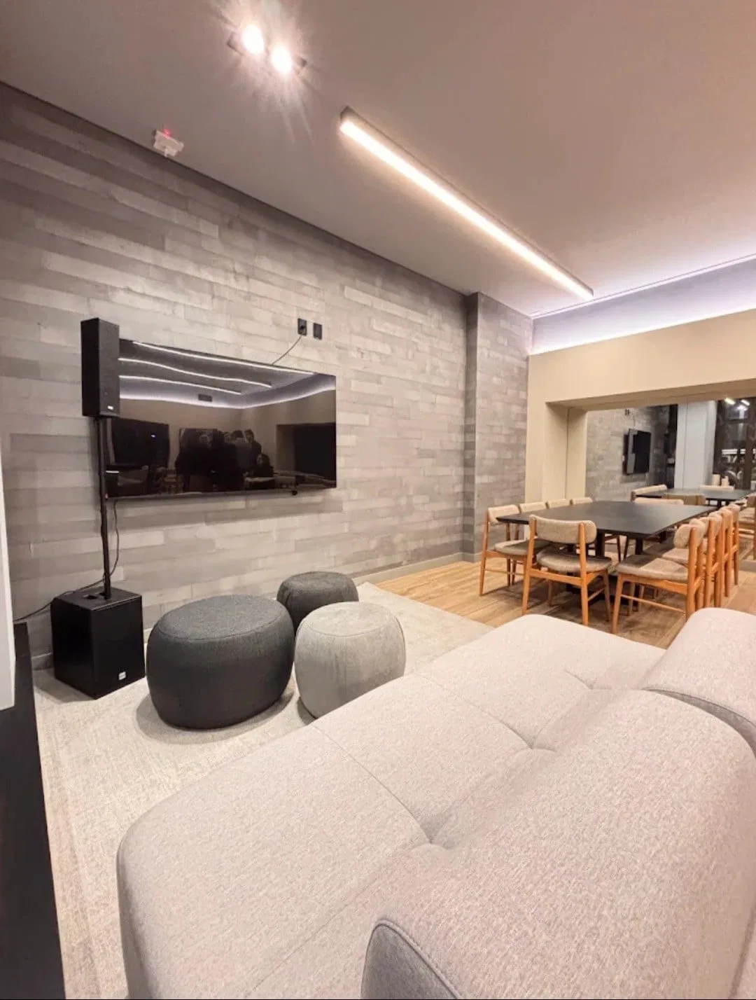 One-bedroom apartment with a private pool in Curitiba — photo 12