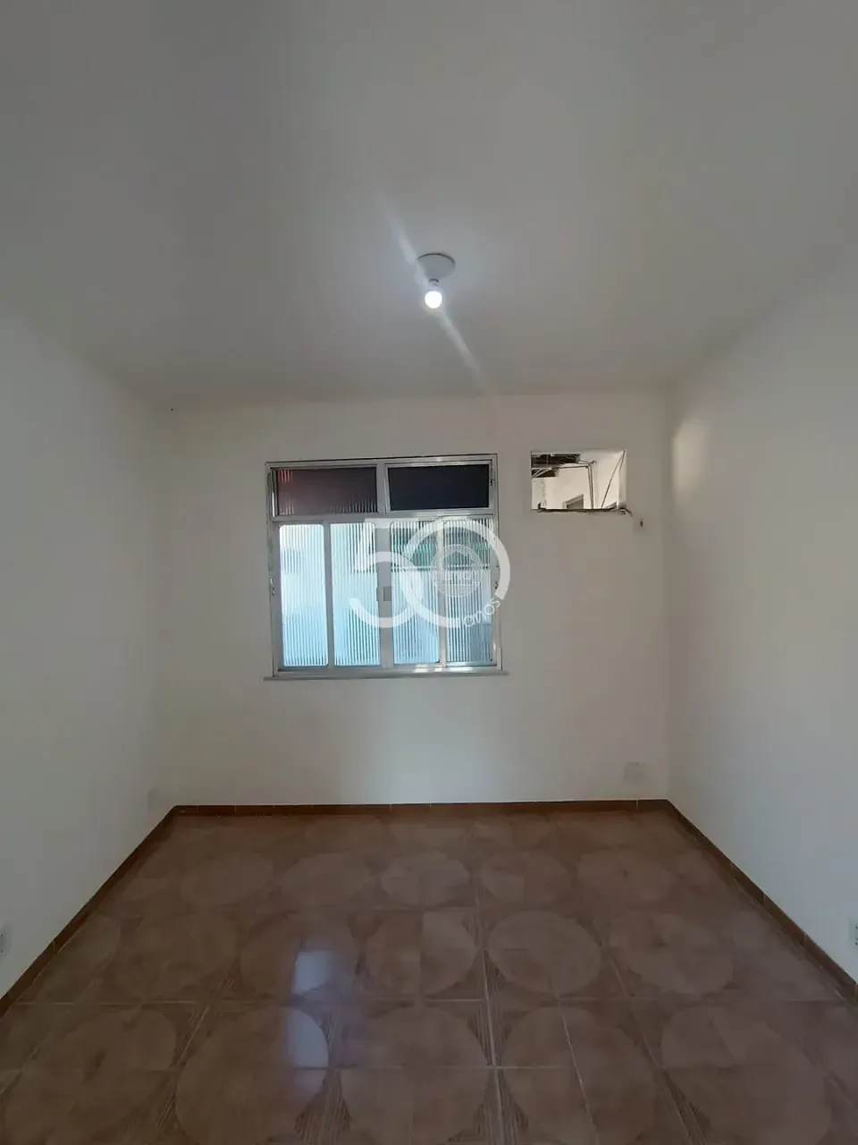 1-bedroom apartment with balcony and a glass shower — photo 15