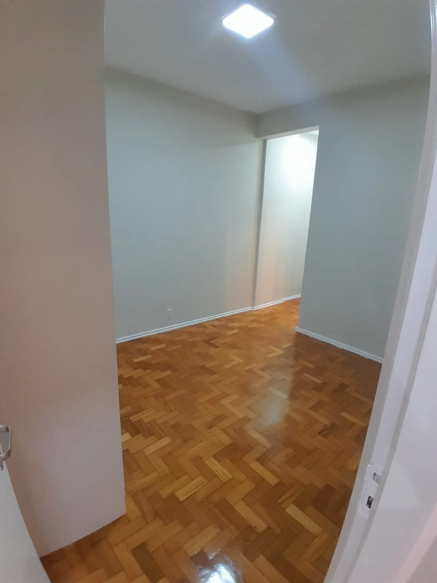 Departamento de 3 dormitorios con piso de madera o laminado — photo 15