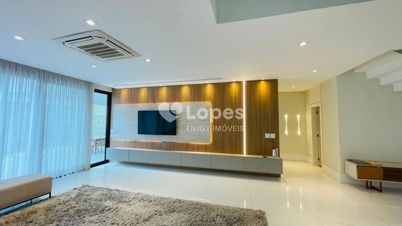 Furnished house with 5 en-suite bedrooms 600 m² — photo 19