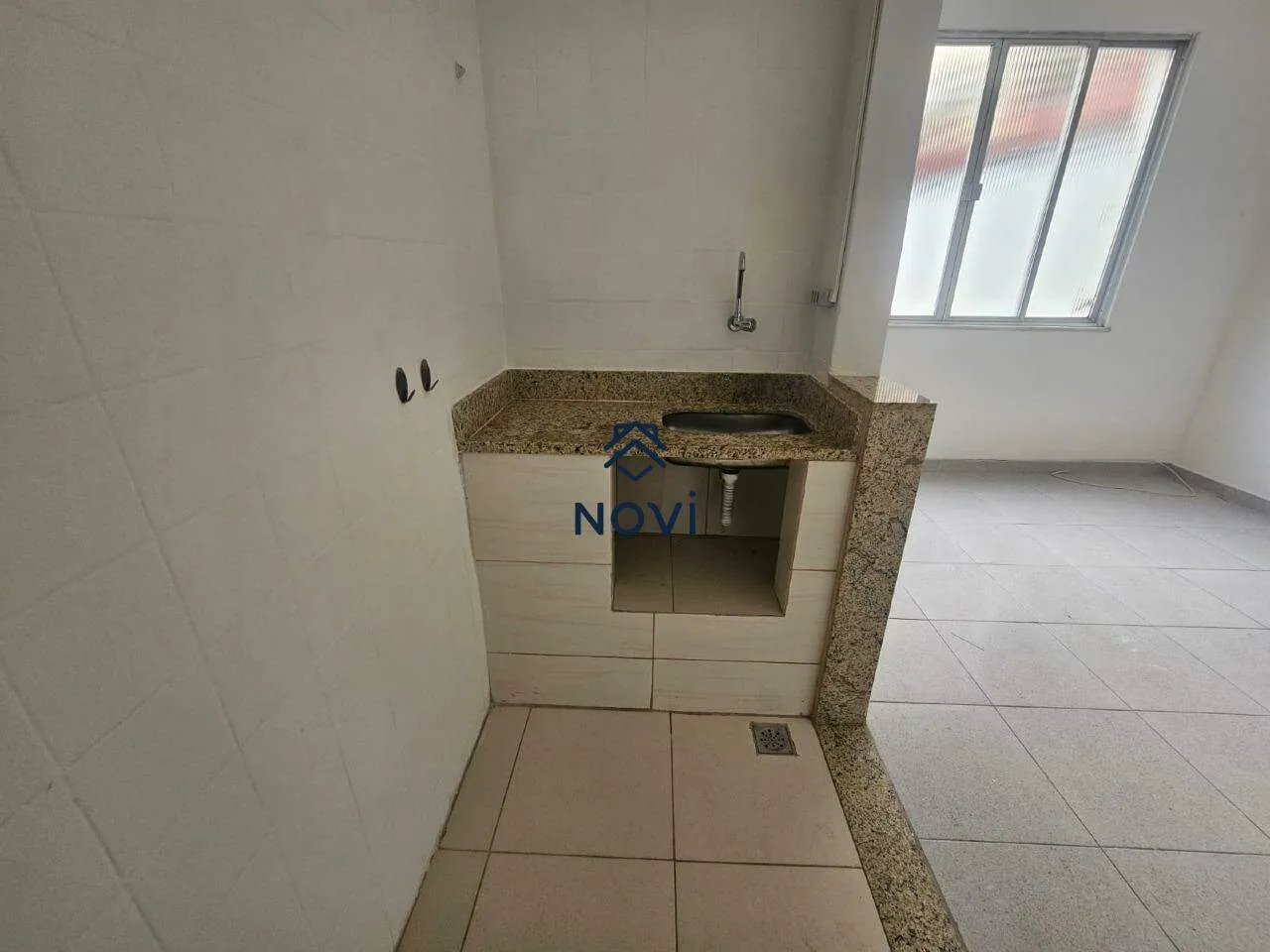 1-bedroom apartment with balcony and 48 m² — photo 10