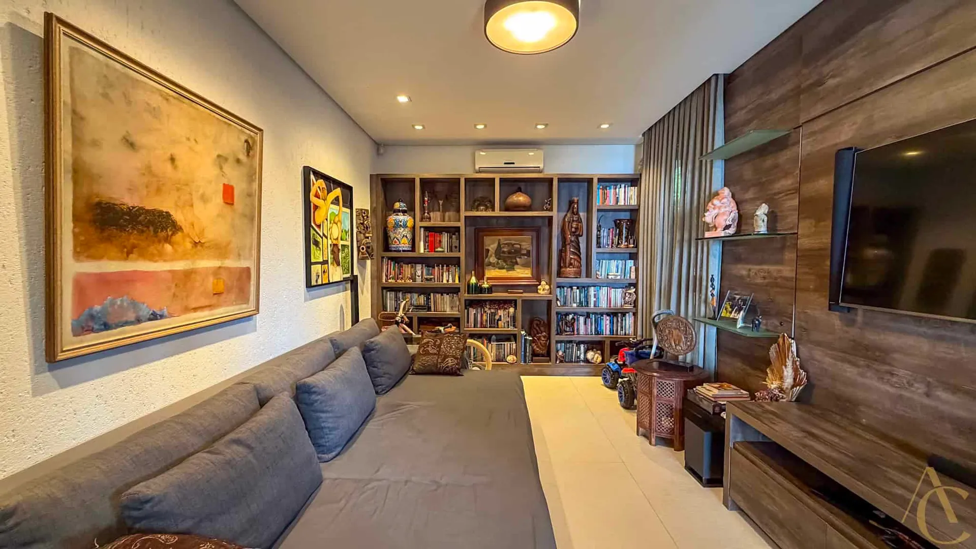 Furnished house, 689 m², with a grill on the balcony — photo 85
