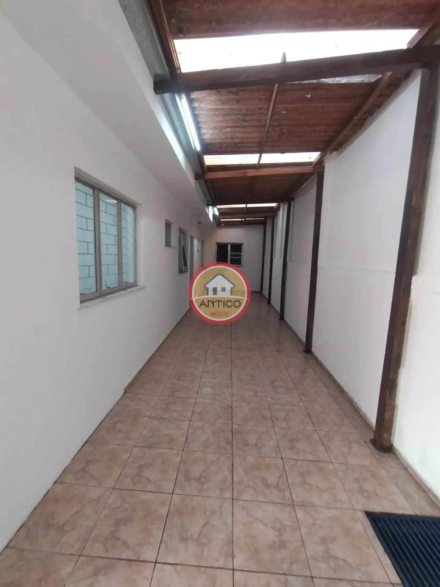 Unfurnished house with 10 bedrooms and 5 bathrooms, 380 m² — photo 25