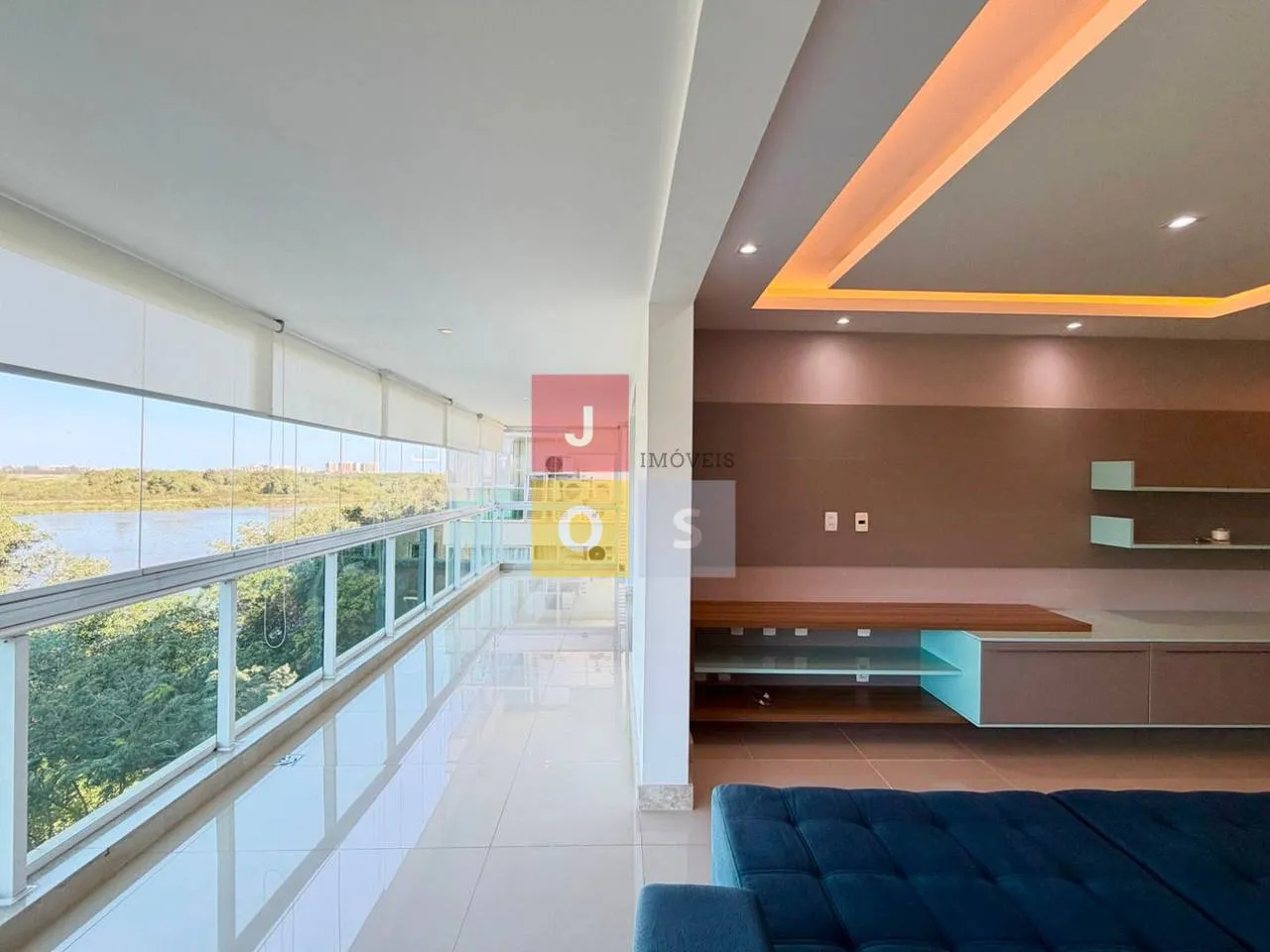 Furnished 4-bedroom suite apartment with 156 m² — photo 61