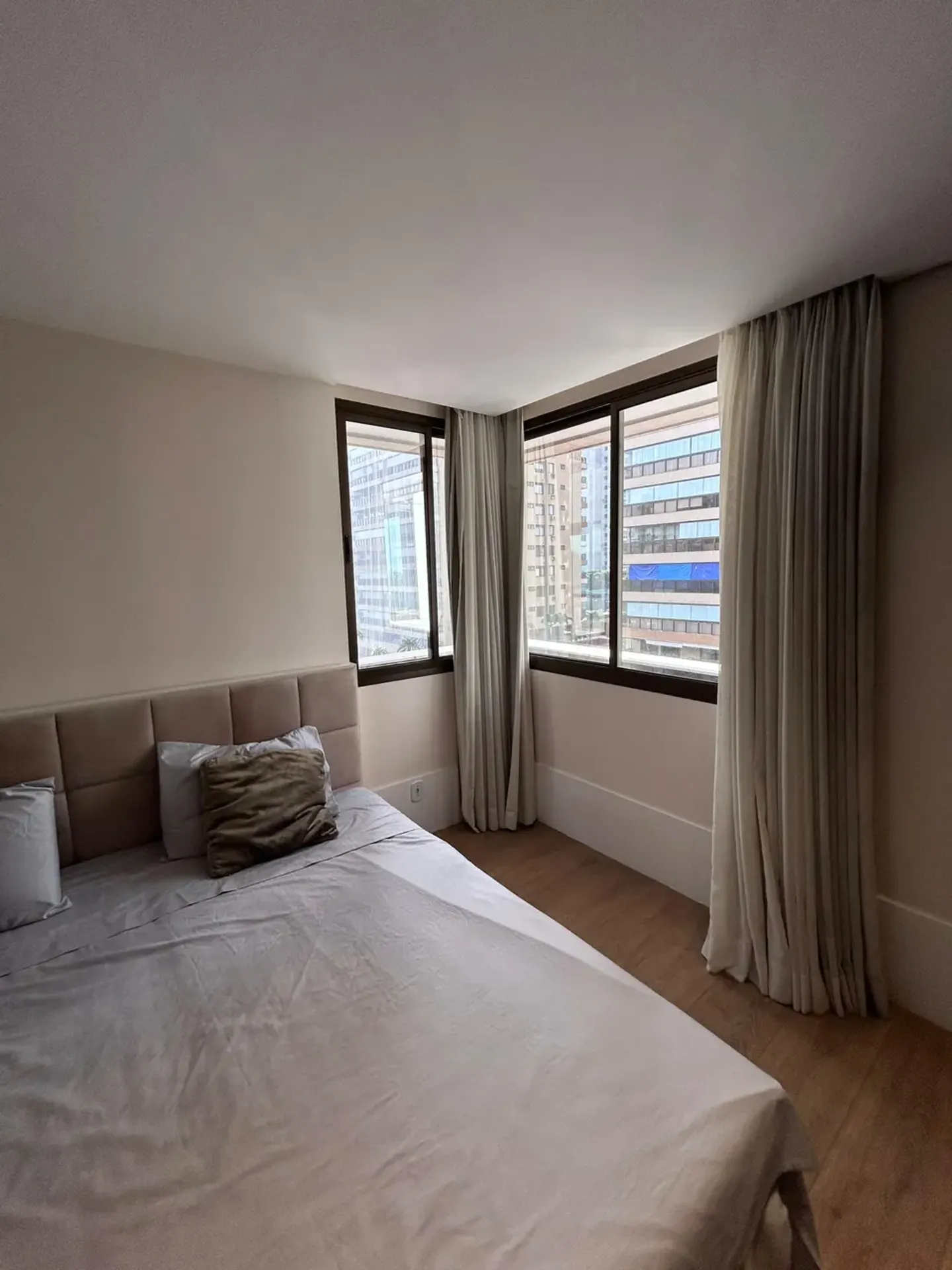 Furnished 2-bedroom apartment with 2 bathrooms — photo 21