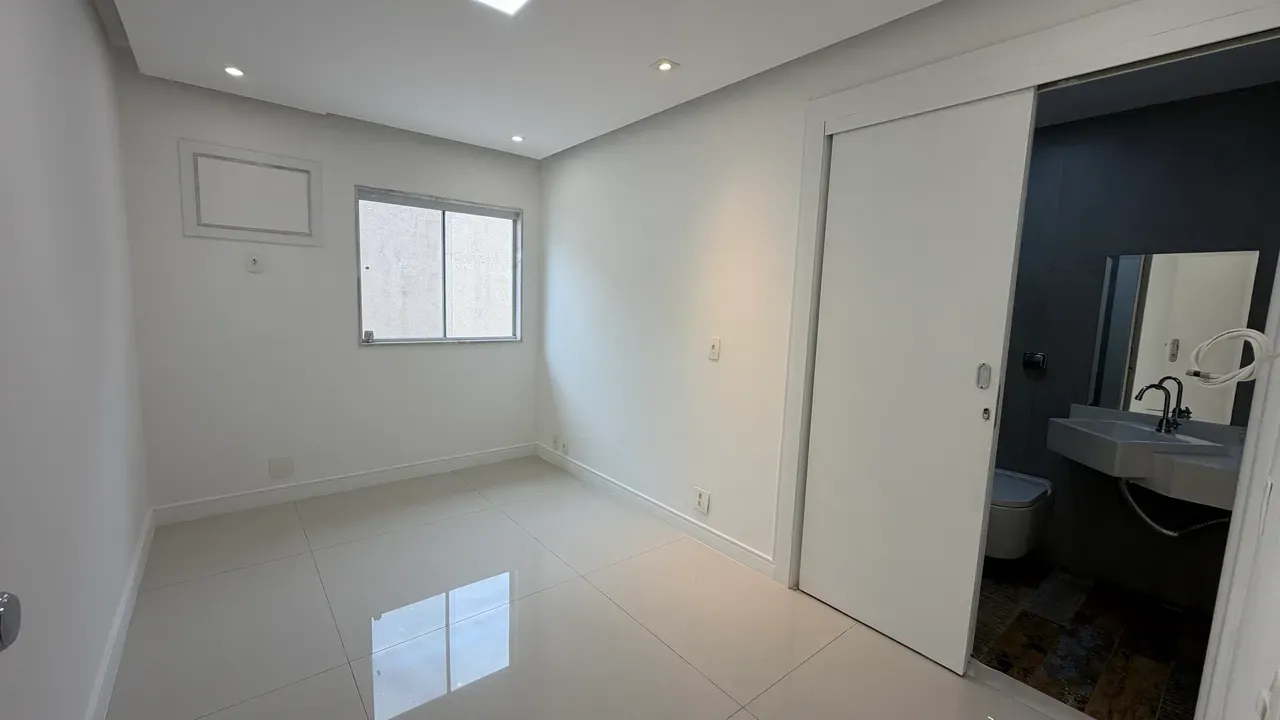 Single-story house with a private garden and 4 bedrooms — photo 29