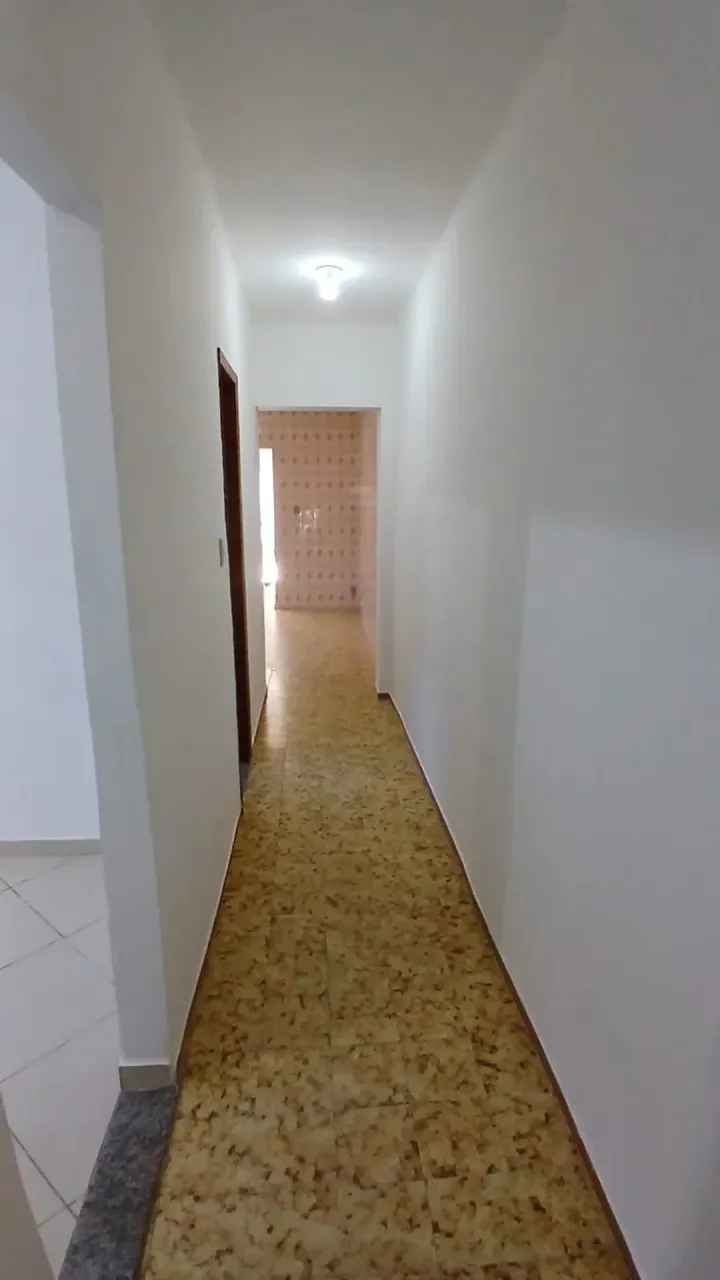 House with 3 bedrooms and 1 bathroom with electric shower — photo 9