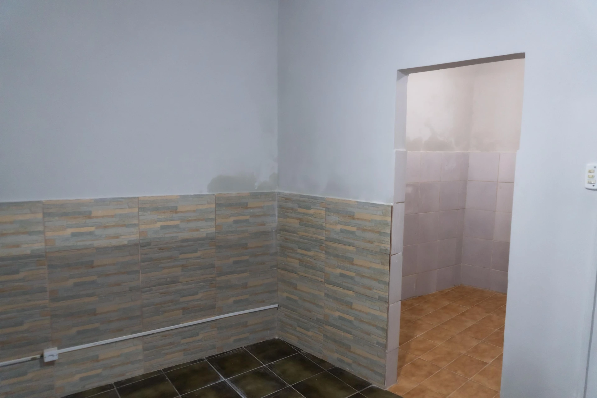 House with 1 bedroom and a separate kitchen — photo 12