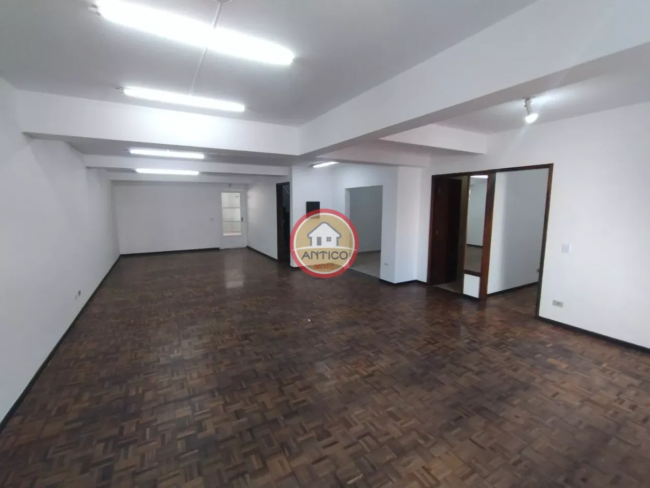380 m² house with a separate closed kitchen and 5 bedrooms — photo 7
