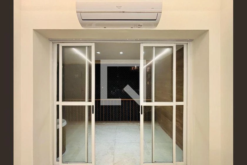 Walk-in closet in a 3-bedroom apartment, 120 m² — photo 16