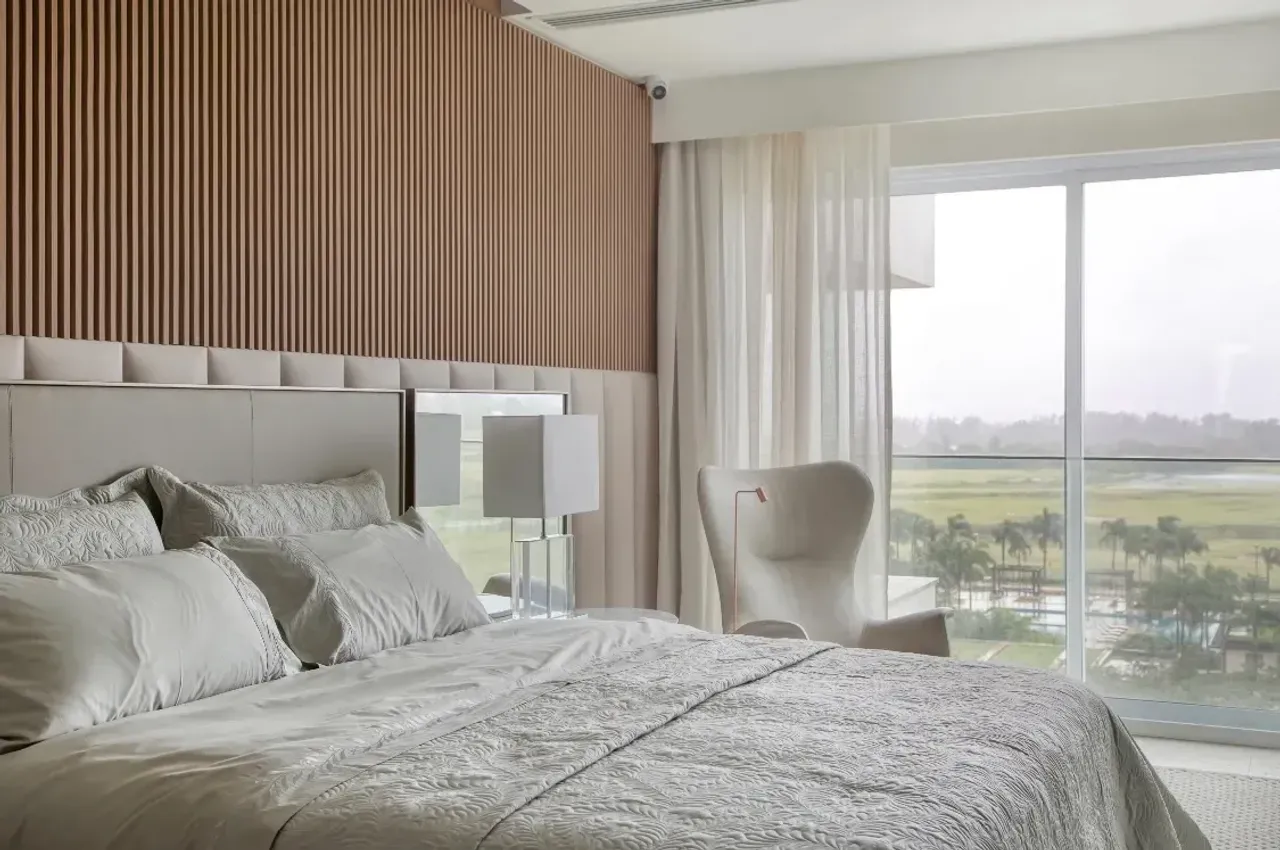 Furnished 4-bedroom apartment with 381 m² and 4 parking — photo 12