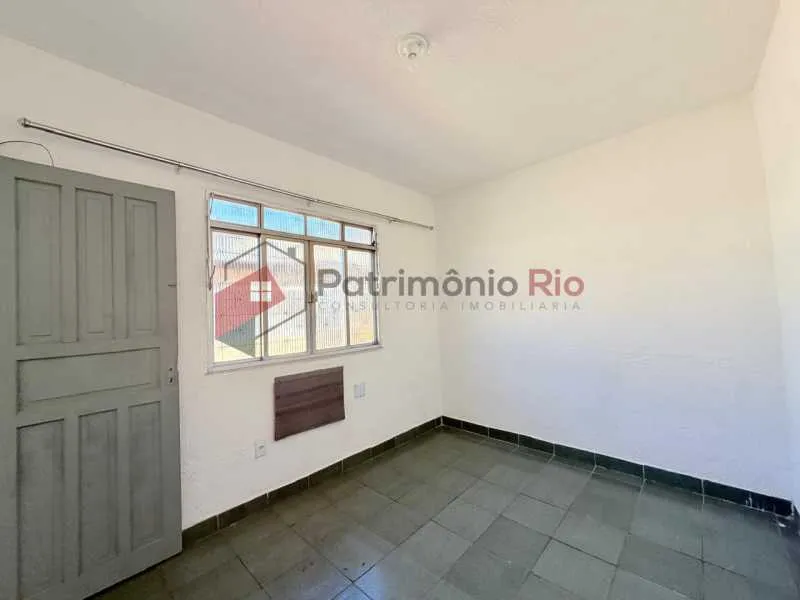 1-bedroom apartment with a compact kitchenette — photo 14