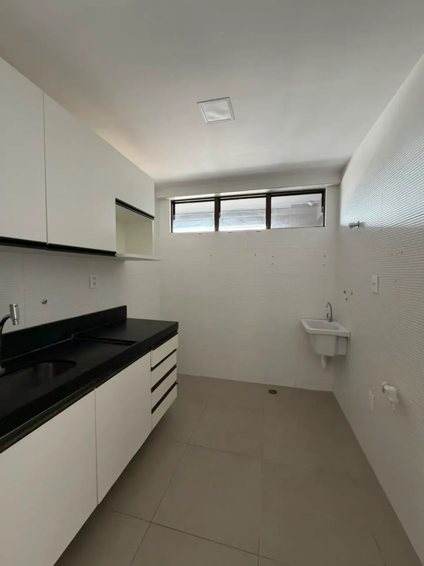 Apartamento com 2 quartos, 1 suíte, 60 m² e varanda