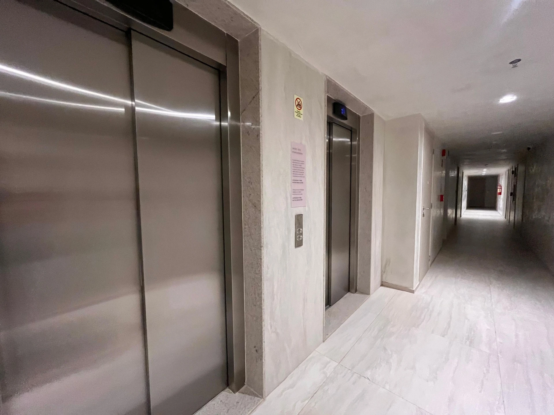 2-bedroom apartment in a building with a sauna — photo 40
