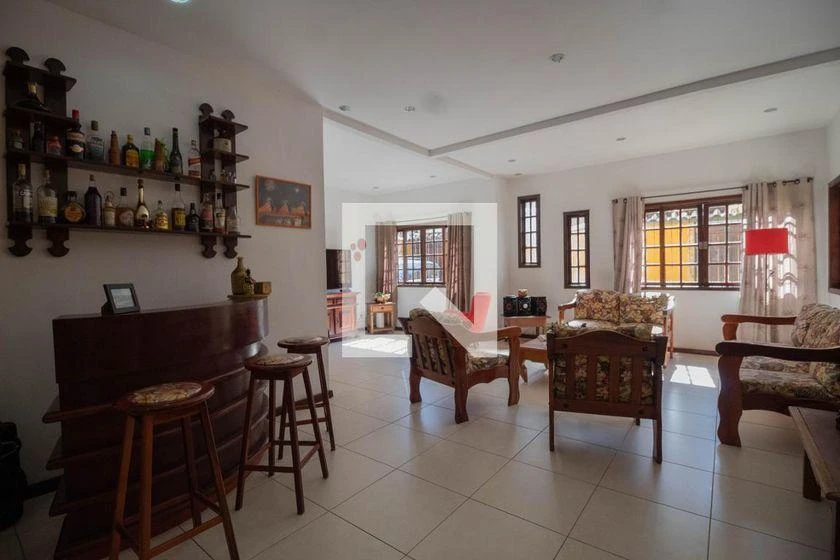 Casa de 450 m² con 6 dormitorios y 4 baños — photo 22