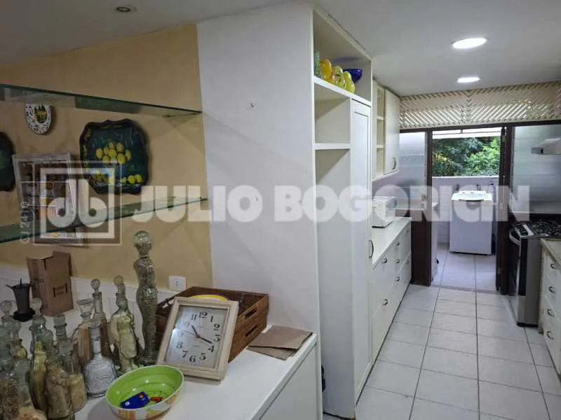Apartment with a closed kitchen, 4 bedrooms and 4 parking — photo 10