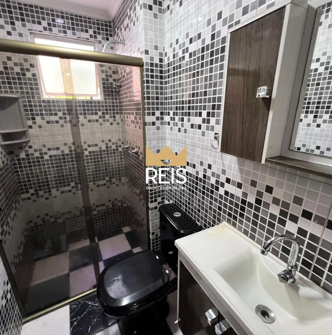 Casa sem mobília com 2 quartos e box de vidro — photo 9