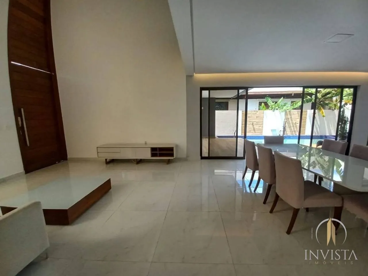 Furnished house, 481 m², with floor-to-ceiling windows — photo 22