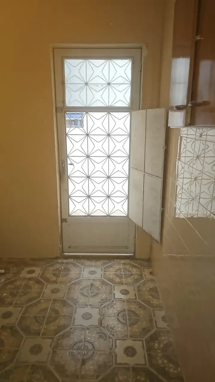 Unfurnished house with 5 bedrooms and 2 bathrooms — photo 4