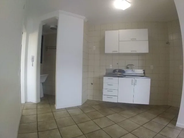 Apartamento de 2 quartos com 2 banheiros e vaga