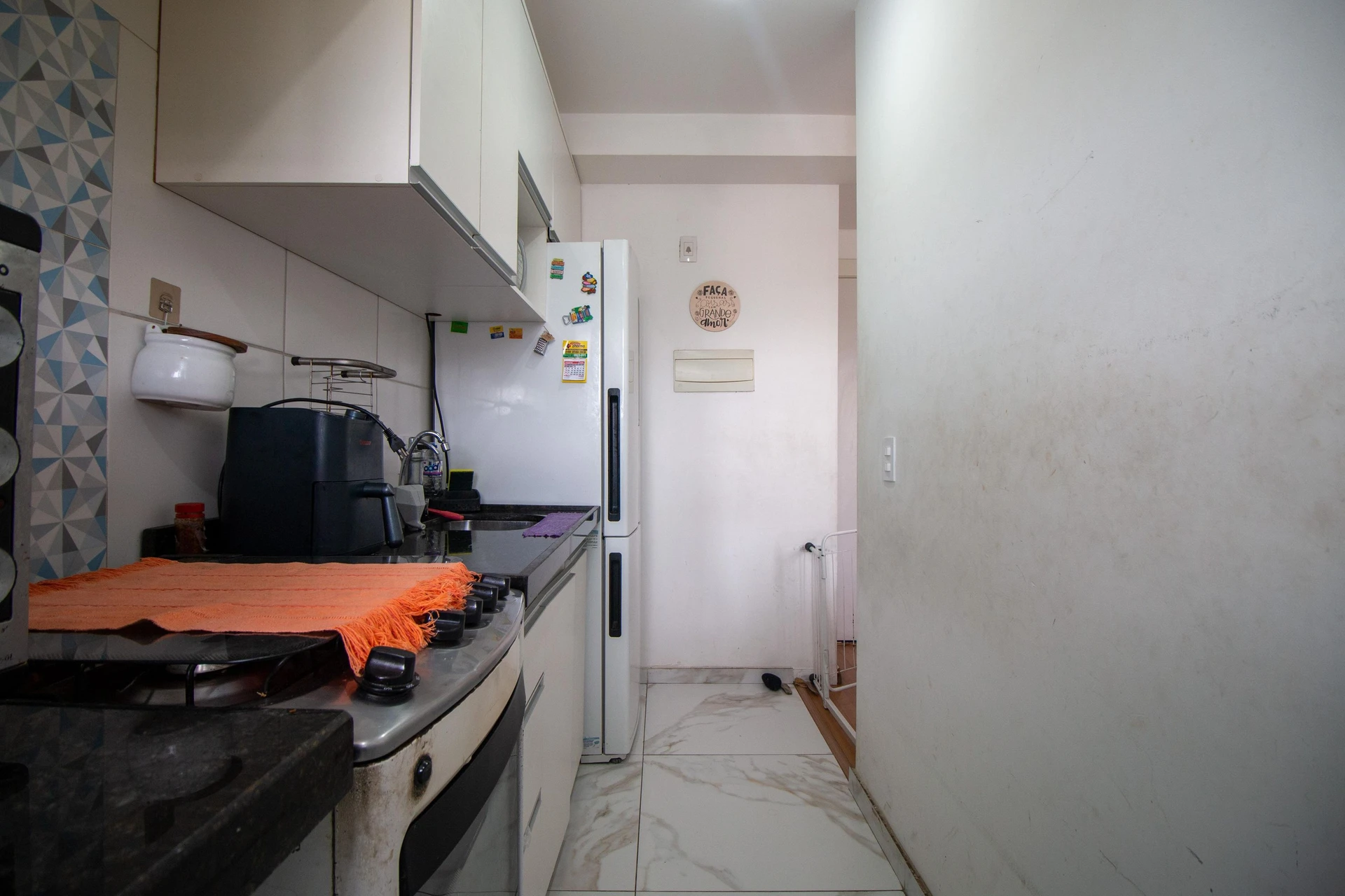 Apartamento mobiliado de 2 quartos com suíte e varanda — photo 2
