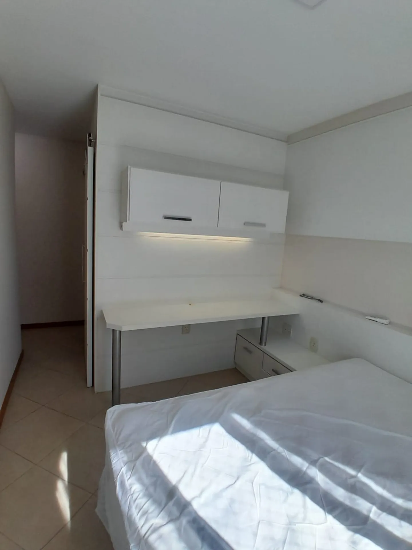 Apartment with 4 bedrooms, 3 bathrooms and built-in storage — photo 13