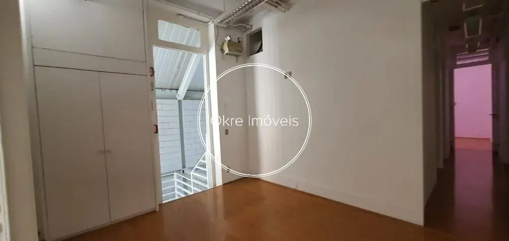 House with 1 bedroom and 5 bathrooms, 600 m² — photo 13