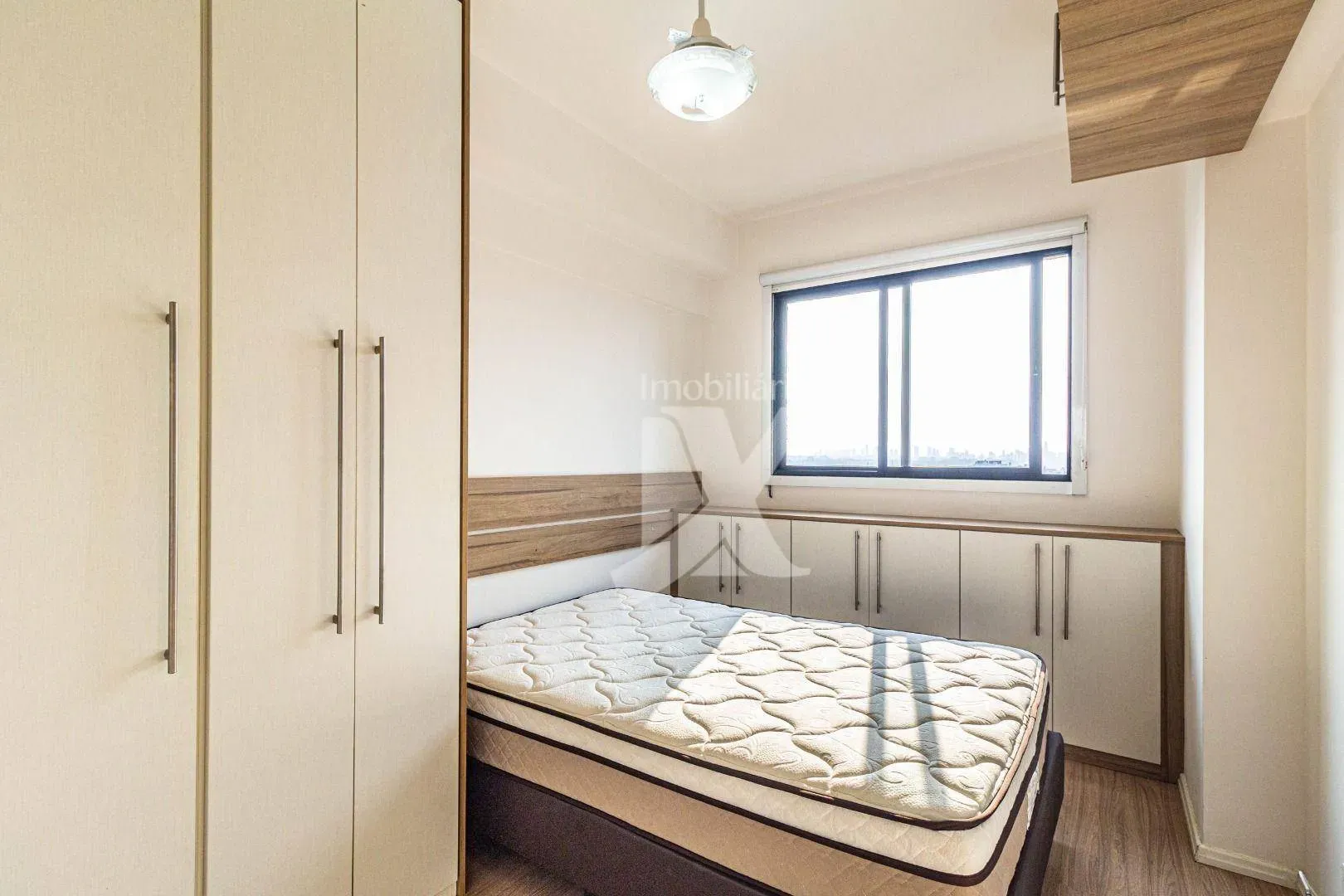 Wood or laminate floors in a one-bedroom apartment, 47 m² — photo 21