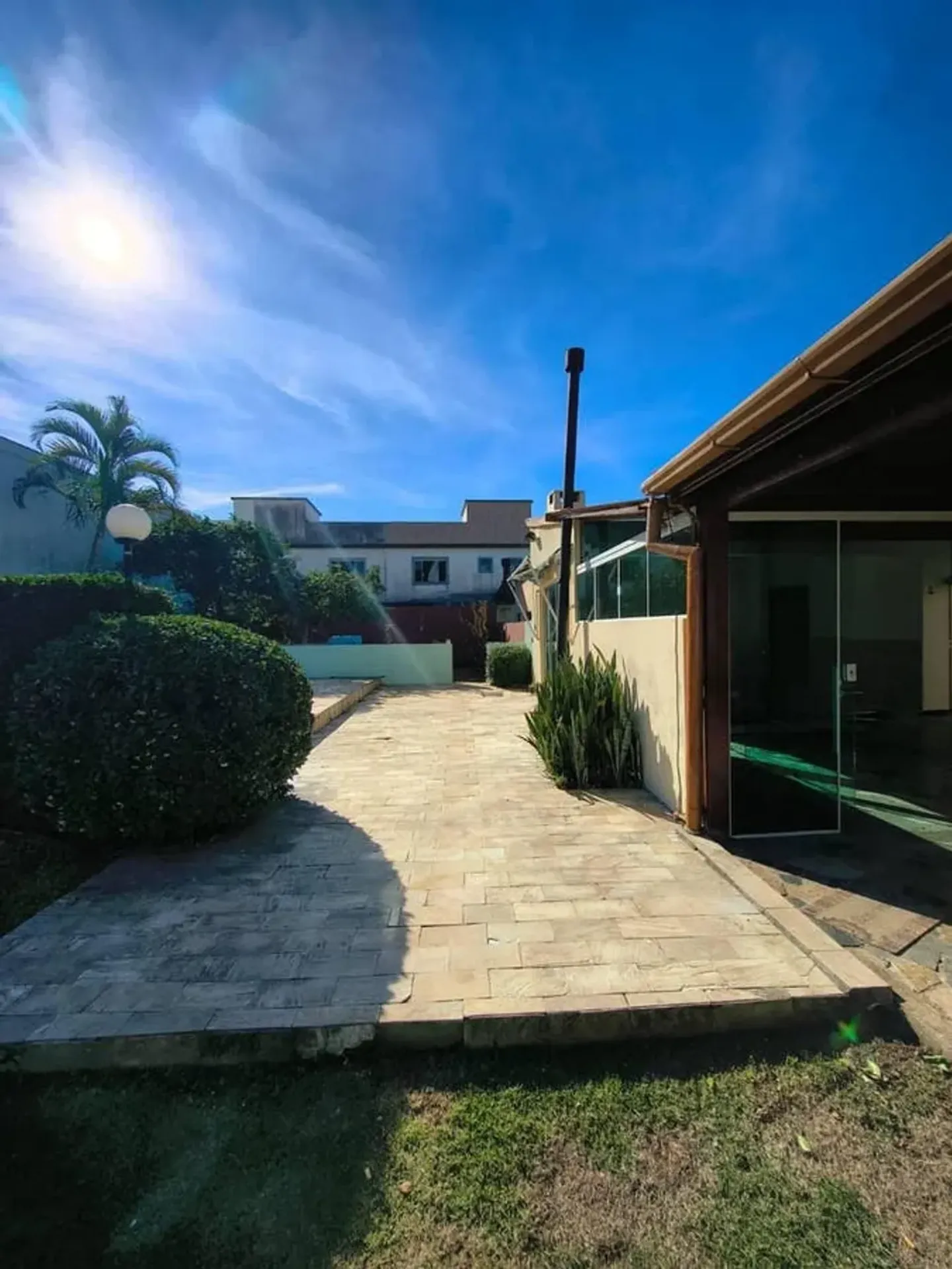 700 m² house with a bathtub and a grill on the balcony — photo 26