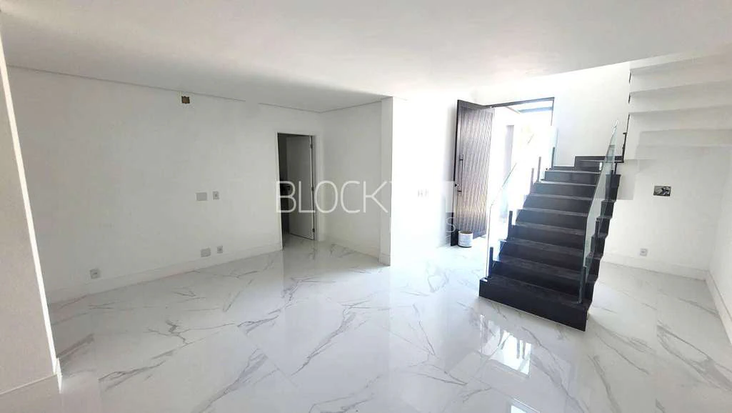 House with 5 en-suite bedrooms and private garden — photo 10